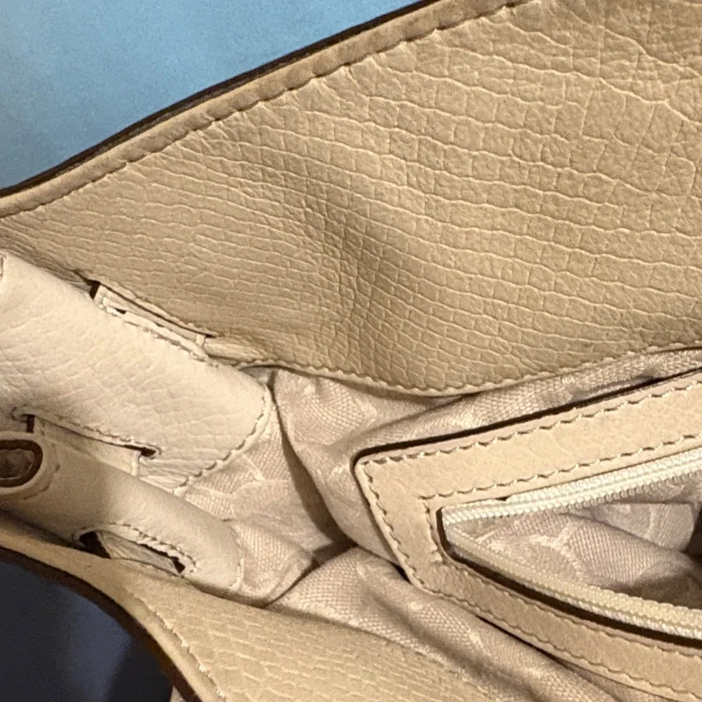 Michael Kors Elegant Tan Saffiano Leather Handbag